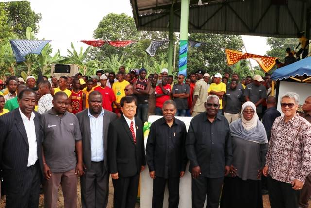 Presiden Zanzibar dan Duta Besar RI di Tanzania Resmikan Fasilitas Distilasi Minyak Daun Cengkeh Indesso