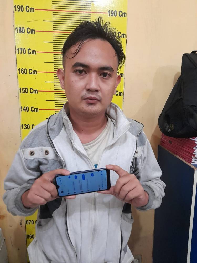Maling Ponsel Ditangkap Polisi