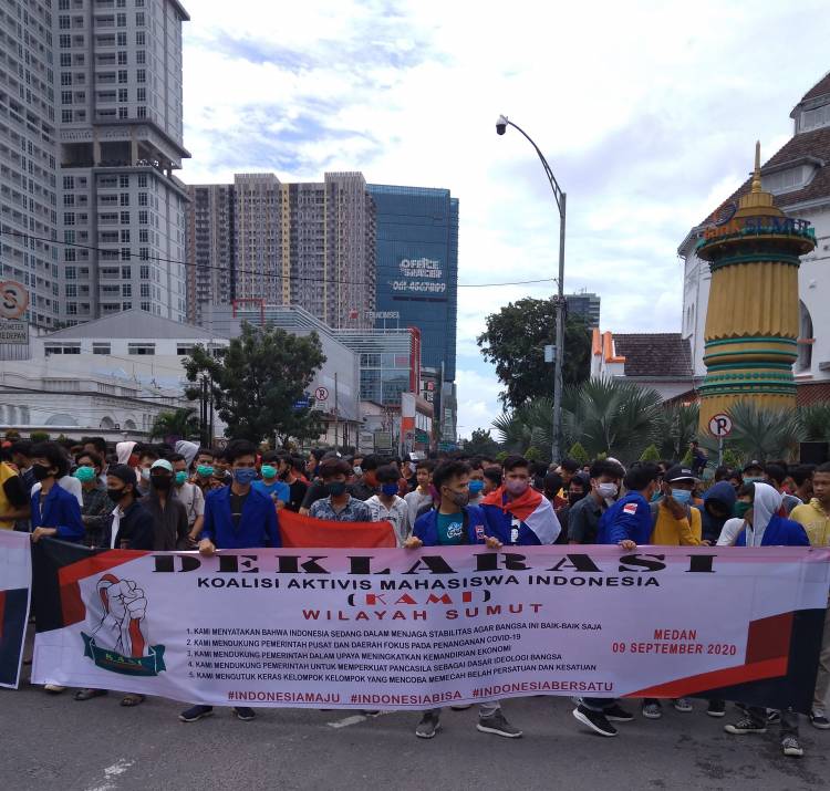 Warga Ngeri, KAMI Gelar Aksi Beramai-ramai Turun ke Jalan Tak Patuhi Protokol Kesehatan
