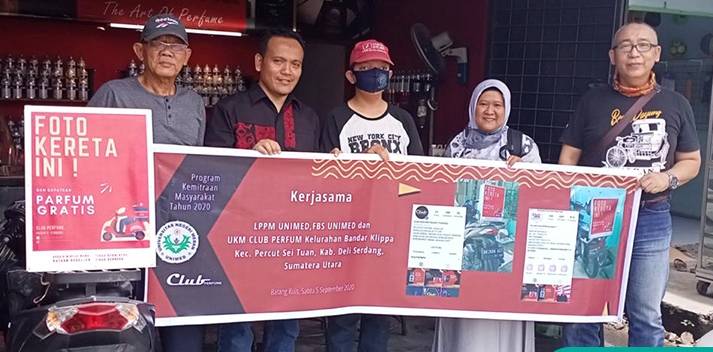 Unimed Bantu Kembangkan UKM Club Parfum Deli Serdang Melalui PKM