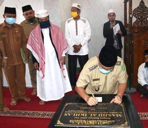 Plt Walikota Medan Resmikan Masjid Al Ikhlas di Gang Wakaf Medan Barat