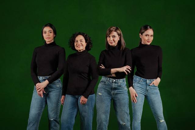 UNIQLO #WomanInProgress, Rekam Ekspedisi Tangguh Turtleneck Bersama Figur Perempuan Berpengaruh