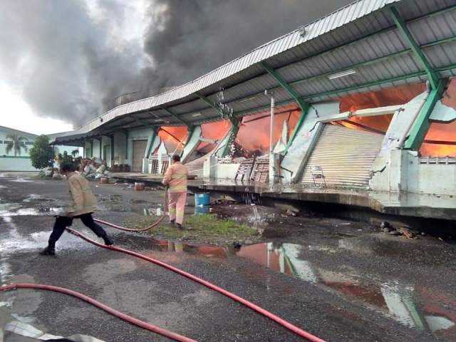 Gudang PT Indomarco di Tanjung Morawa Terbakar, Kerugian Diperkirakan Milyaran Rupiah