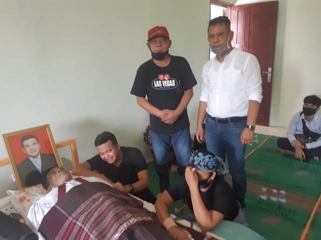 Ketua Pewarta Polrestabes Medan Melayat ke Rumah Duka, Santuni Keluarga Almarhum Redihman Damanik