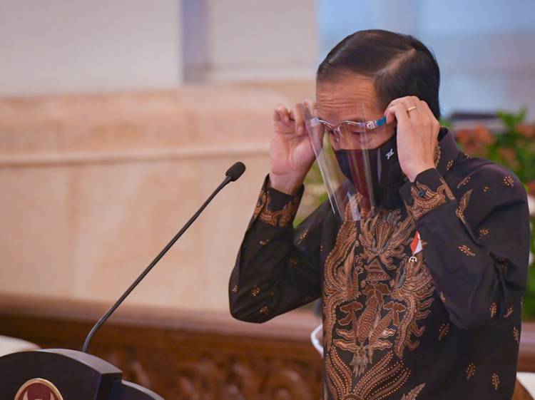 Presiden Jokowi Ingatkan Hati-hati Penyebaran Kasus pada Klaster Kantor, Keluarga, dan Pilkada