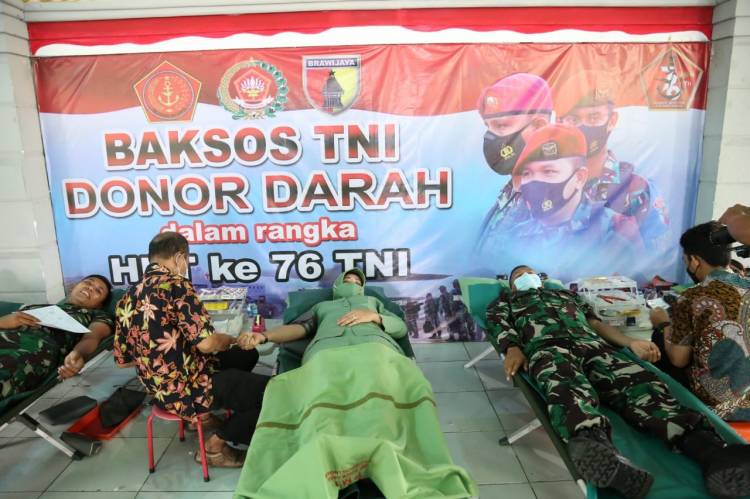  TNI-Polri di Lamongan Kompak Sumbangkan Darah Sambut HUT TNI ke-76
