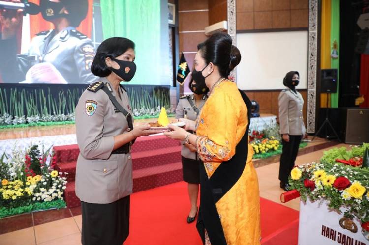 Polwan Polda Sumut Syukuran Hari Jadi ke-73 Secara Sederhana