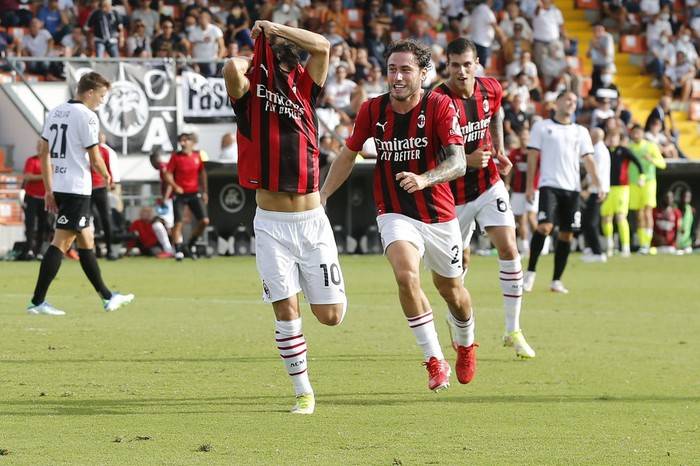 Menang Atas Spezia, AC Milan Puncaki Klasemen Serie A Italia