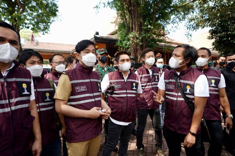 HIPMI Siapkan 20 Ribu Vaksin untuk Masyarakat Jawa Tengah dan Bagikan 25 Ribu Paket Beras
