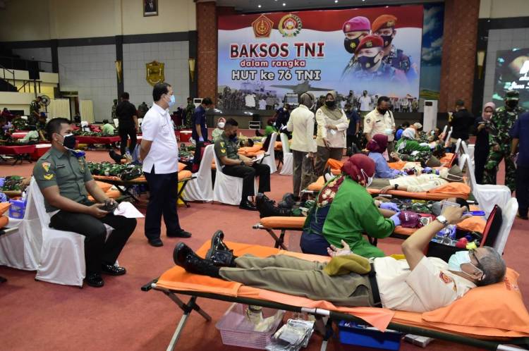  Sambut Peringatan HUT Ke-76, TNI Gelar Acara Bakti Sosial