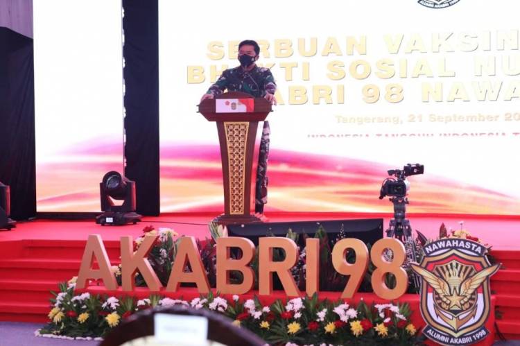  Panglima TNI Apresiasi Kegiatan Bhaksos dan Serbuan Vaksinasi Alumni Akabri 98 Nawahasta