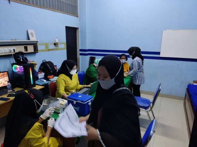 Percepat Herd Immunity, Polsek Medan Timur Gelar Vaksinasi Covid-19