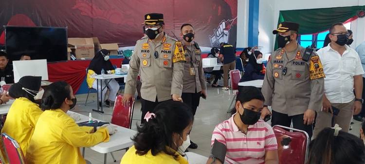 Kombes Riko Sunarko Tinjau Vaksinasi di Universitas Methodist Medan