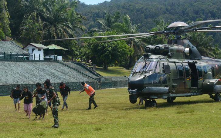 Aparat TNI Berhasil Evakuasi Nakes Korban Kekejaman KST dari Distrik Kiwirok Papua