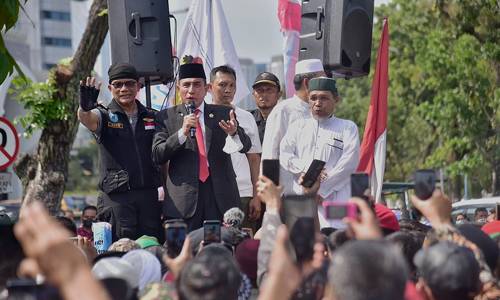 Jumpai Ratusan Massa Aksi Tolak BBM, Edy Rahmayadi akan Sampaikan Aspirasi Massa ke Pemerintah Pusat