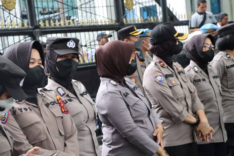 Unjuk Rasa Kenaikan Harga BBM Berlanjut, Polrestabes Medan Siaga PAM di Gedung Dewan 