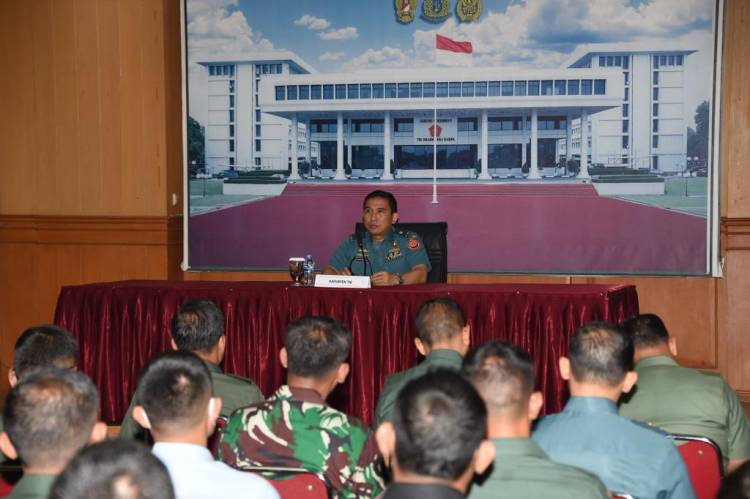 Awali Tugas, Kapuspen TNI Laksanakan Entry Briefing kepada Anggota Puspen