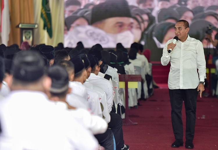 Edy Rahmayadi Beri Motivasi kepada Mahasiswa Baru UISU, Minta Generasi Muda Memupuk Kejujuran, Kasih Sayang dan Semangat