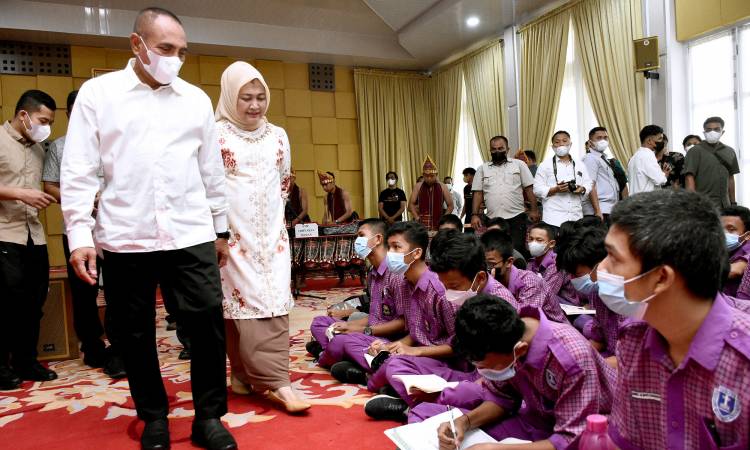 Gubernur Edy Rahmayadi Canangkan Gerakan Sumut Membaca, Diikuti Ribuan Pelajar se-Sumut
