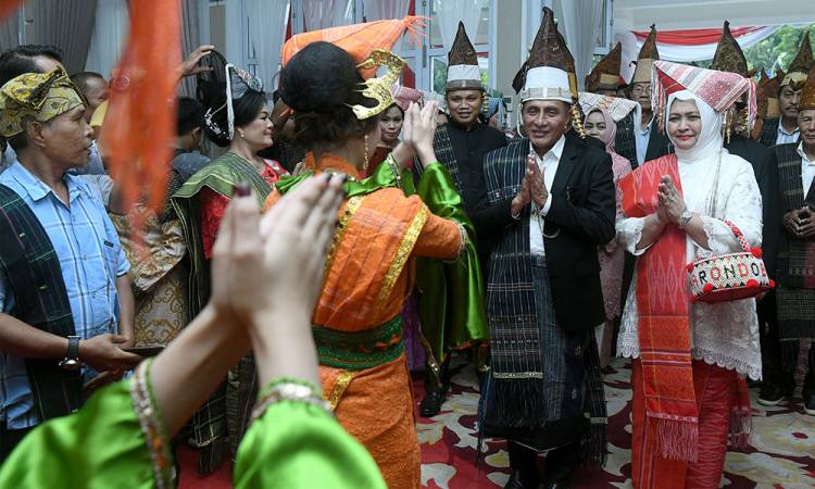 Marsombuh Sihol Maujan Simalungun Edy Rahmayadi Dorong Pemkab Tingkatkan Hasil Perkebunan dan Pertanian