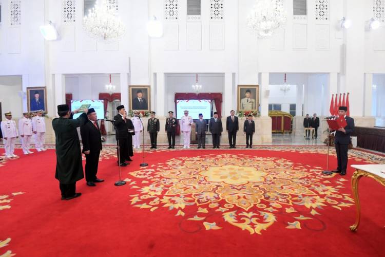 Presiden Jokowi Lantik Laksdya Irvansyah Sebagai Kepala Bakamla