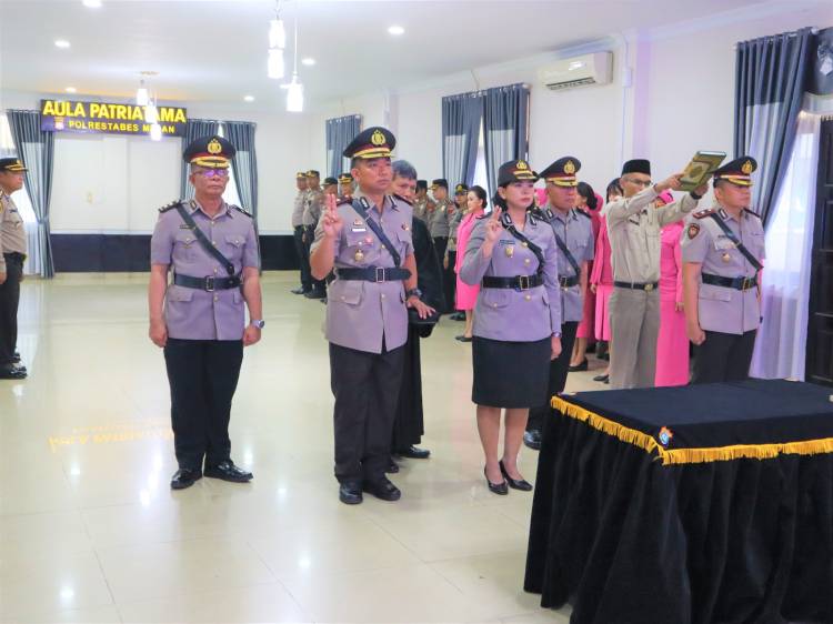 Kapolrestabes Medan Pimpin Sertijab Empat Pejabat Polrestabes Medan