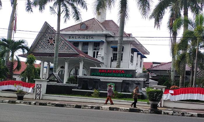 Walikota Pematang Siantar Sampaikan Pengantar Nota Keuangan R-PAPBD
