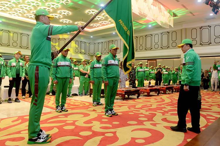 Lepas Kontingan Sumut, Pj Gubernur Optimis Raih Empat Besar pada Ajang PON XXI