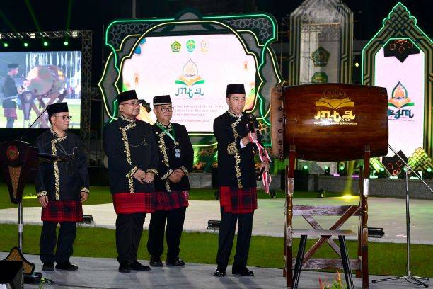 Panglima TNI Dampingi Presiden RI Buka MTQ Ke-XXX Tahun 2024