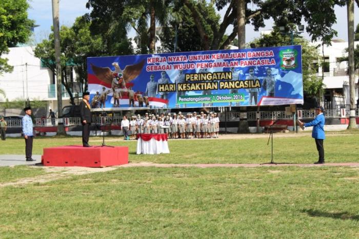 Tiga Prajurit TNI dan Empat Personil Polres Pematangsiantar Dapat Penghargaan