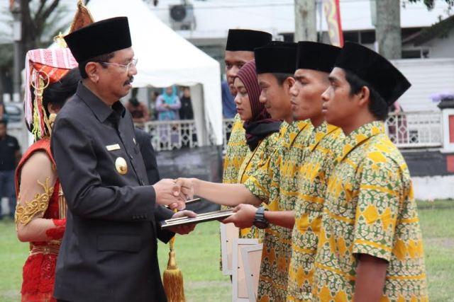 Peringati Hari Sumpah Pemuda, Gubsu Beri Penghargaan Kepada Enam Pemuda Pelopor