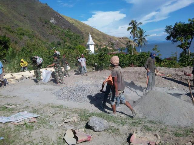 Masyarakat dan Perangkat Nagori Sihalpe Dukung Program TMMD ke-97