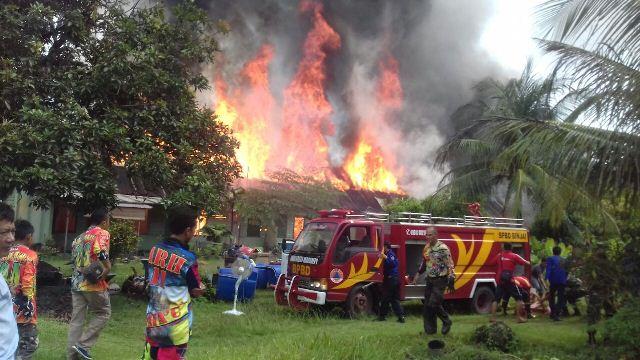Sepuluh Rumah di Asrama TNI Arhanudse Ludes Terbakar