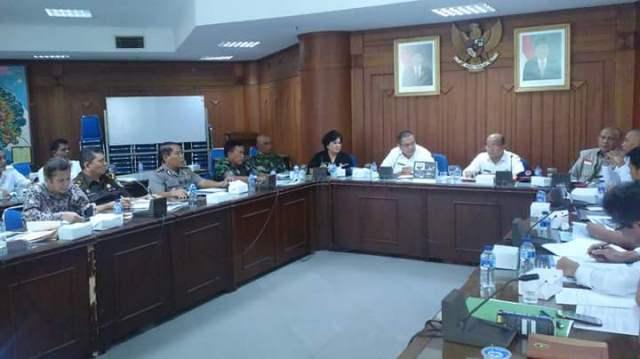 Sekdaprov Sumut Pimpin Rapat Percepatan Penanggulangan Bencana Gunung Sinabung