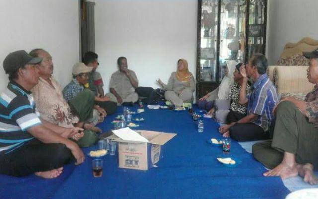 Babinsa Koramil 21/TJ Lakukan Komunikasi Sosial dengan Warga Desa Manupak