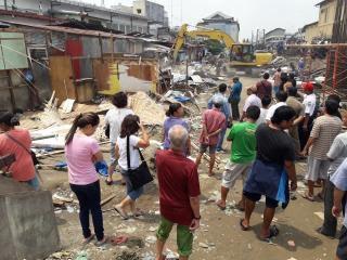 Terkait Penggusuran PT KAI, Warga Marah Ada Oknum TNI Izinkan Bangun Rumah