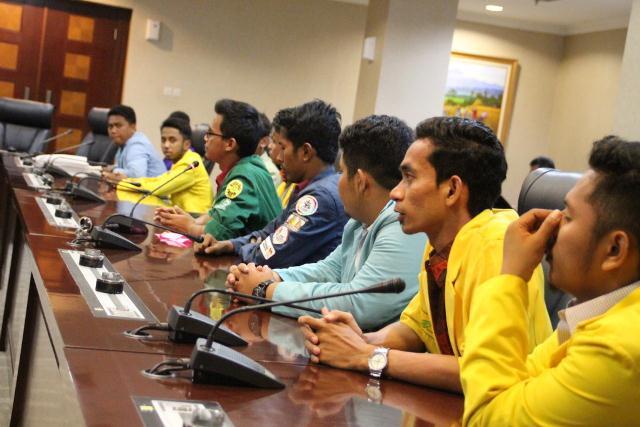 Temui Mahasiswa Pelaku Demo, Teten: Presiden Mendengar Masukan Dari Semua Kalangan
