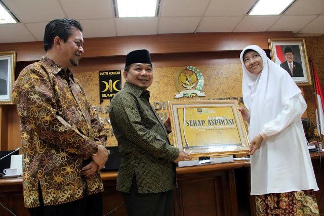 Terima Kunjungan Kader Perempuan PKS Pancoran, Jazuli Paparkan RUU Ketahanan Keluarga