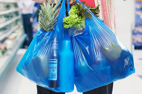 Kantung Plastik Bayar, Tak Jamin Masyarakat Sadar