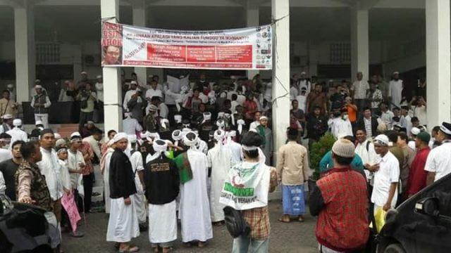 Ribuan Massa Demo Anti Ahok di Medan