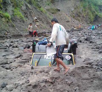 Sembilan Truk  Tersapu Lahar Hujan Gunung Merapi, Gunung Sinabung juga Berpotensi