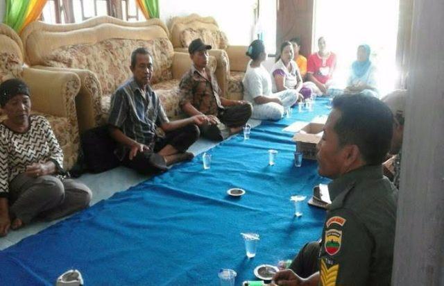 Bahas Swasembada Pangan 2017, Babinsa Adakan Pertemuan dengan Poktan 