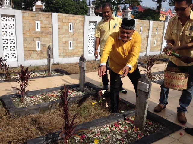 Sambut HUT ke-52 Golkar, DPD Partai Golkar Kota Binjai Ziarah ke Makam Pahlawan