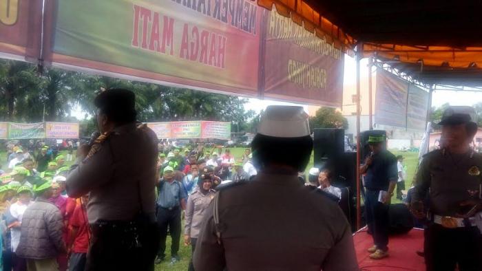 Selain Kawal Unras, Polres Deli Serdang Ikut Menghibur Massa