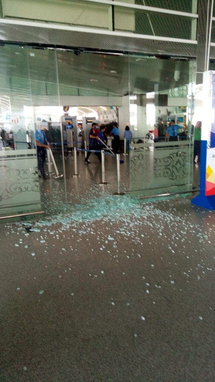 Tabrak Pintu Kaca Otomatis di Bandara Kualanamu, Wajah Warga Lubuk Pakam Luka-luka