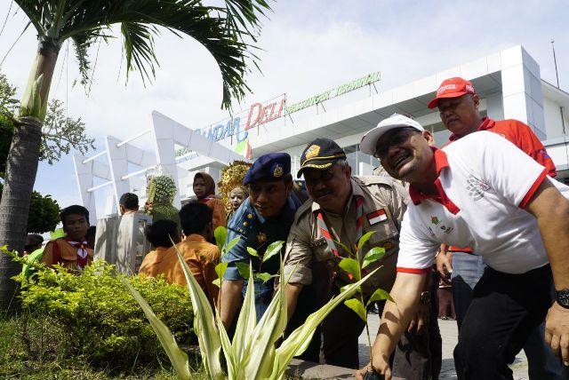 Pelindo 1 Gelar Aksi Penanaman Pohon di Belawan
