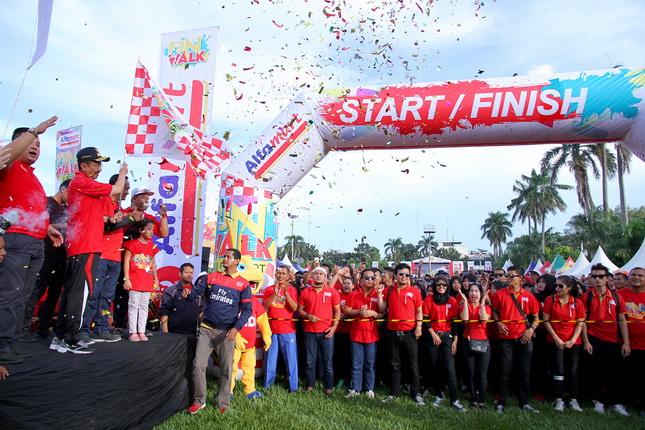 Gubernur Sumut Erry Fun Walk Bersama Ribuan Masyarakat