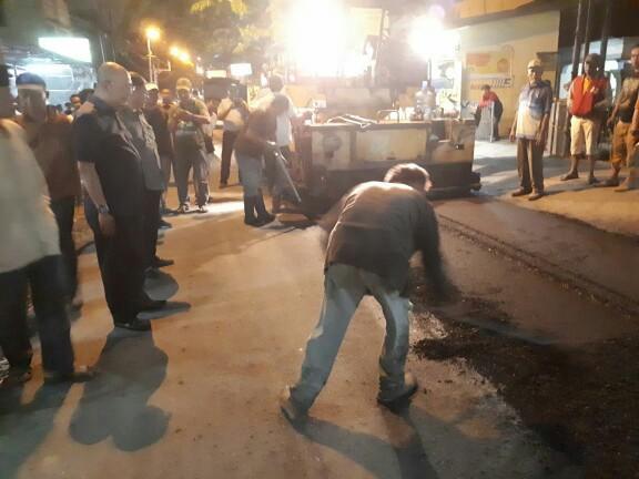 Walikota Medan Tinjau Langsung Proses Pengaspalan Jalan Muchtar Basri