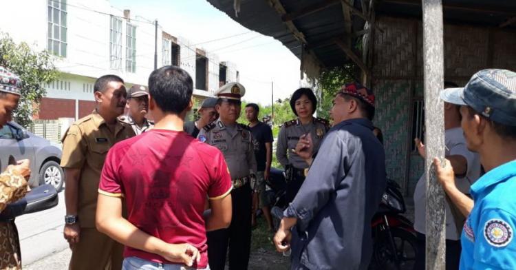 Dampak Banjir, Warga Batang Kuis Protes Infrastruktur Jalan yang Buruk