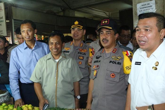 Kapolrestabes Medan Bersama Kapoldasu dan Tim Satgas Pangan Provsu Lakukan Sidak Pasar